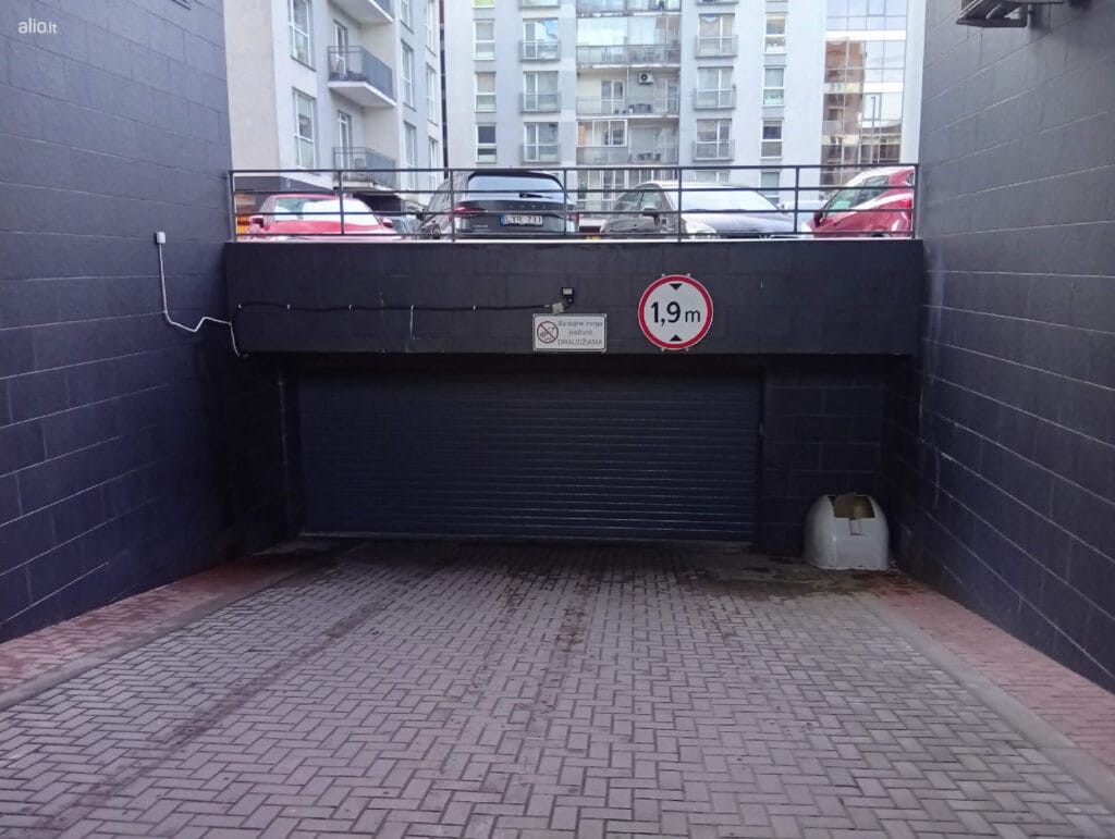 siaures-miestelis-parkingas-nuoma