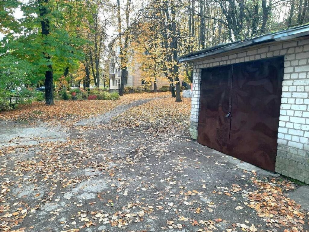 sutvarkyto-garazo-nuoma-su-duobe-kauno-viduryje