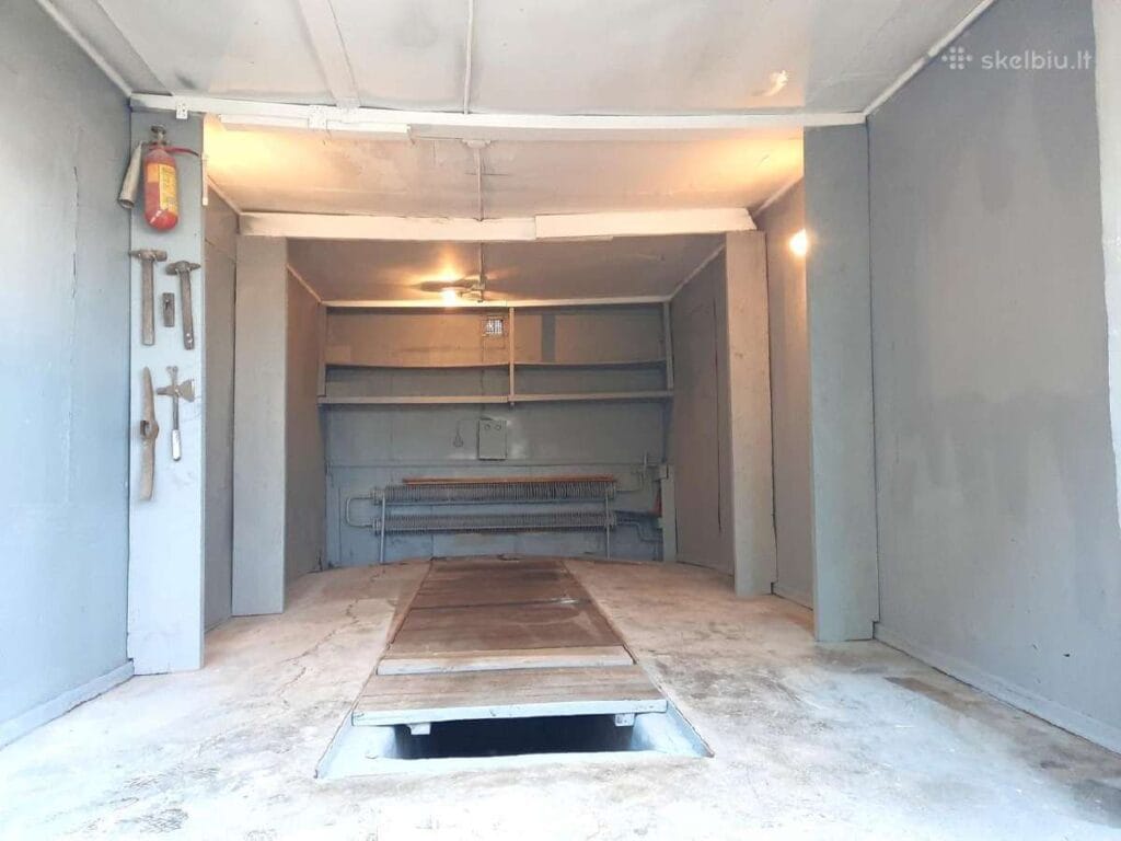 sutvarkyto-garazo-nuoma-su-duobe-kauno-viduryje